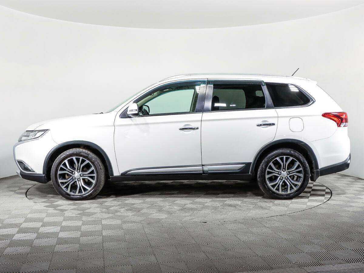Mitsubishi Outlander с пробегом — 2016 год. Фото: #7