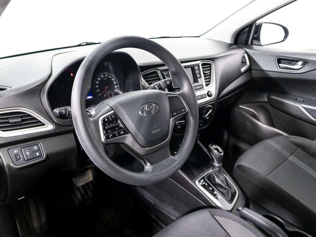 Hyundai Solaris с пробегом — 2021 год. Фото: #10