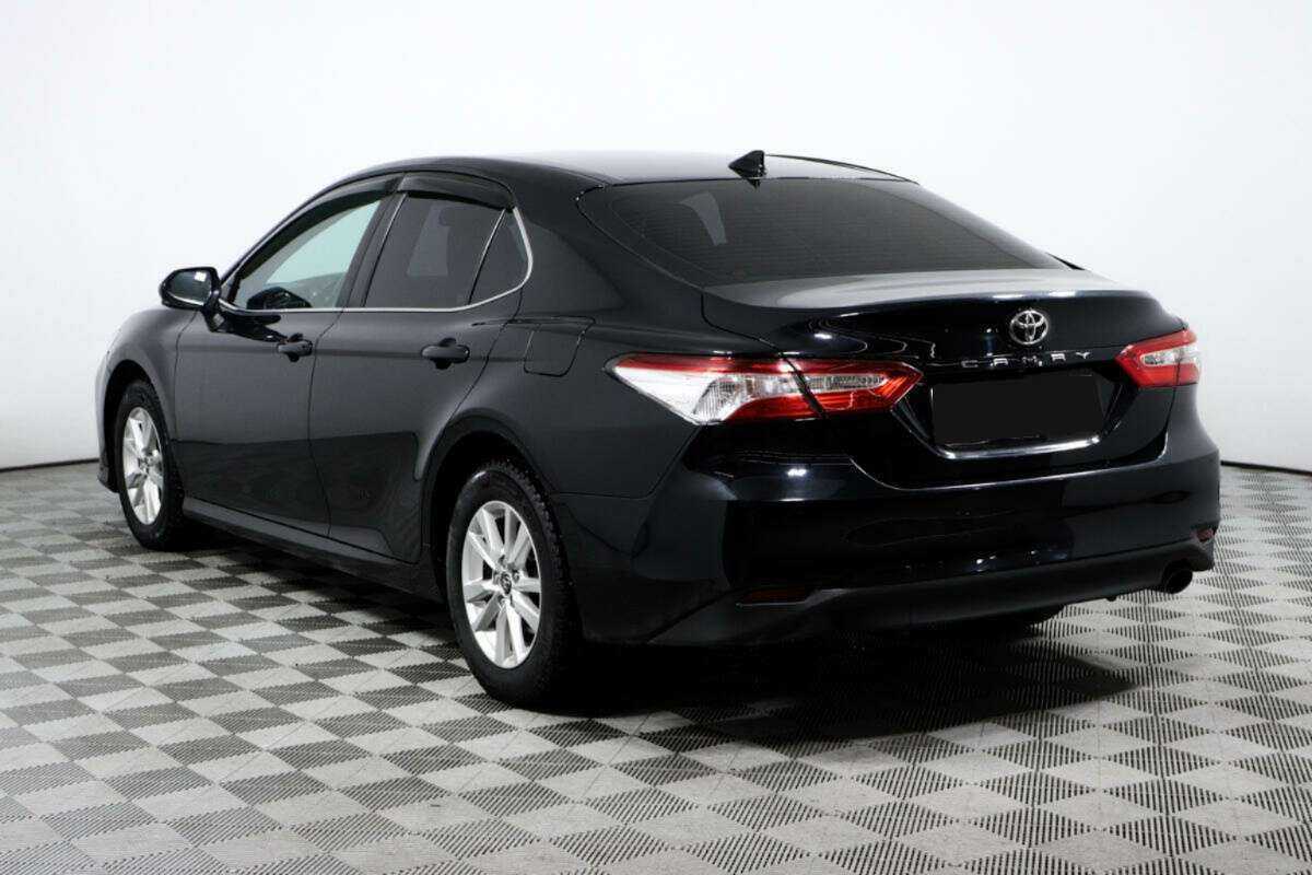 Toyota Camry с пробегом — 2019 год. Фото: #6