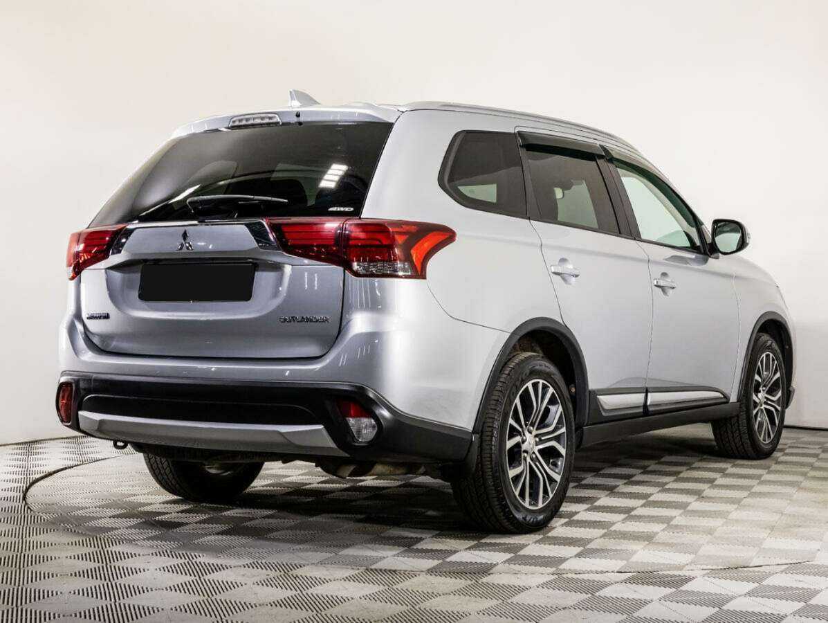 Mitsubishi Outlander с пробегом — 2018 год. Фото: #4