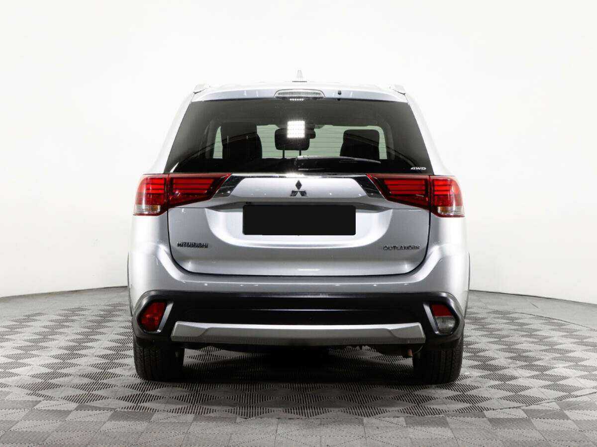 Mitsubishi Outlander с пробегом — 2018 год. Фото: #4