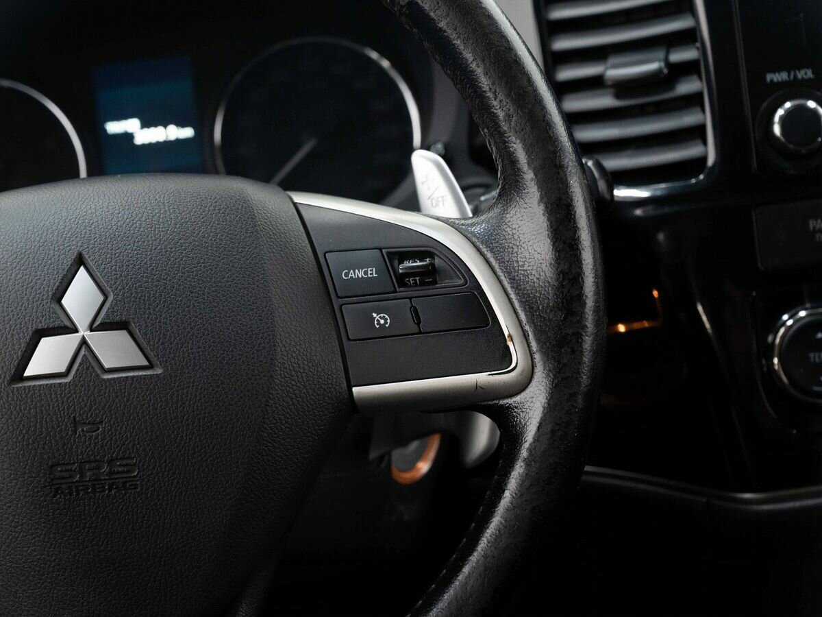 Mitsubishi Outlander с пробегом — 2012 год. Фото: #17