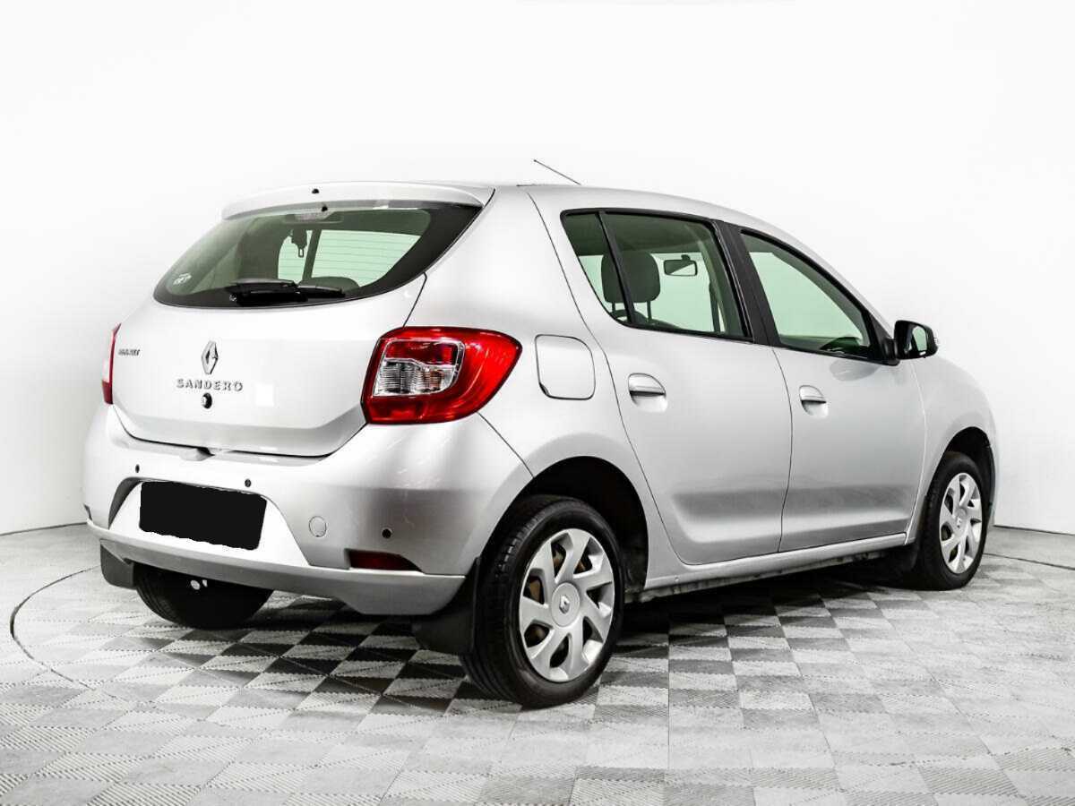Renault Sandero с пробегом — 2015 год. Фото: #4