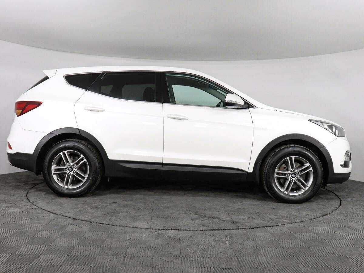 Hyundai Santa Fe с пробегом — 2017 год. Фото: #3