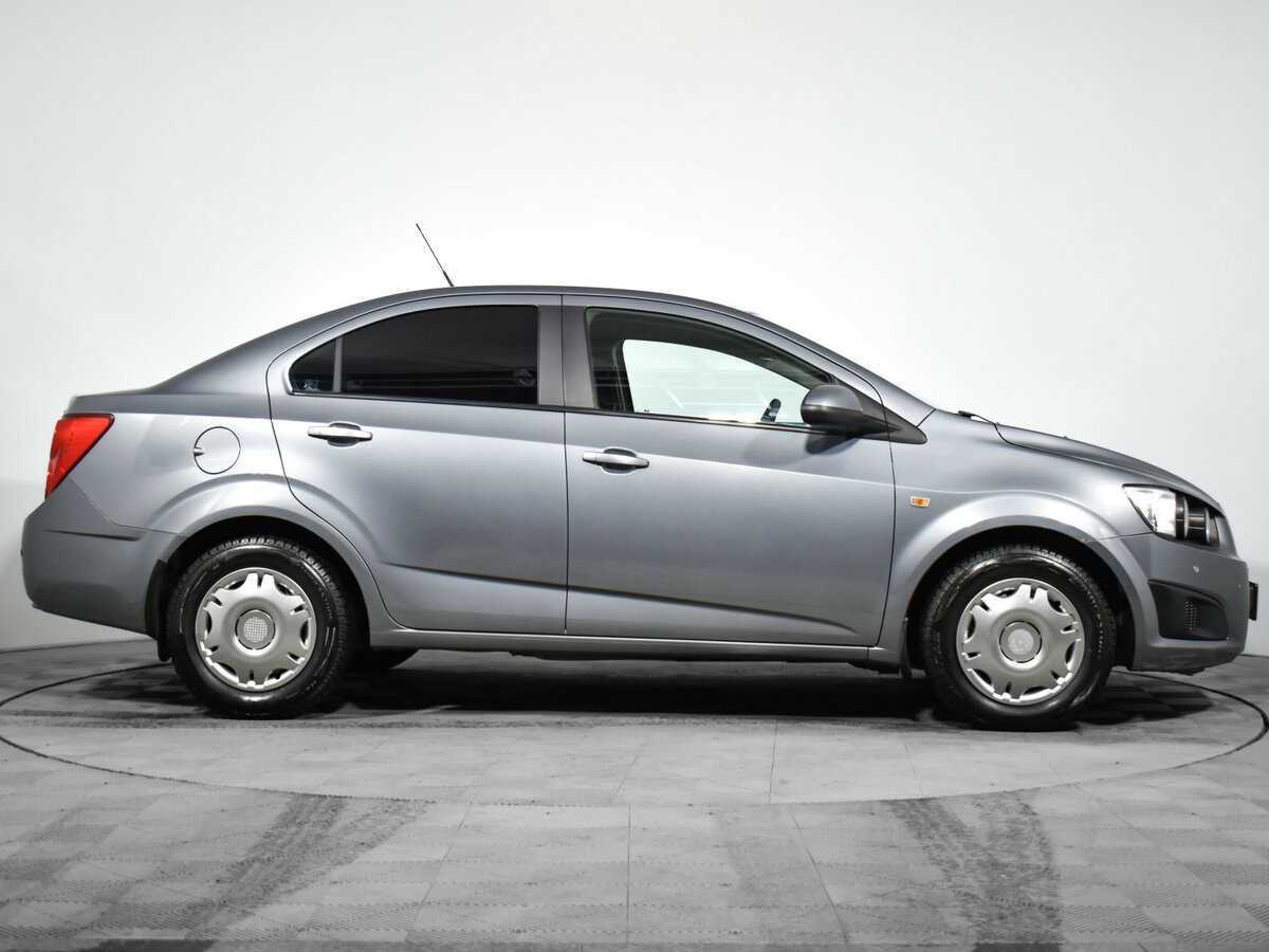 Chevrolet Aveo с пробегом — 2014 год. Фото: #3