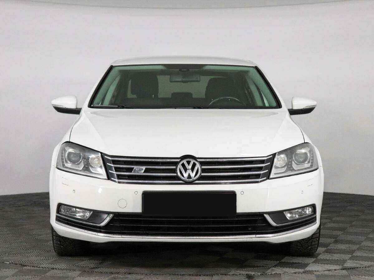 Volkswagen Passat с пробегом — 2013 год. Фото: #1