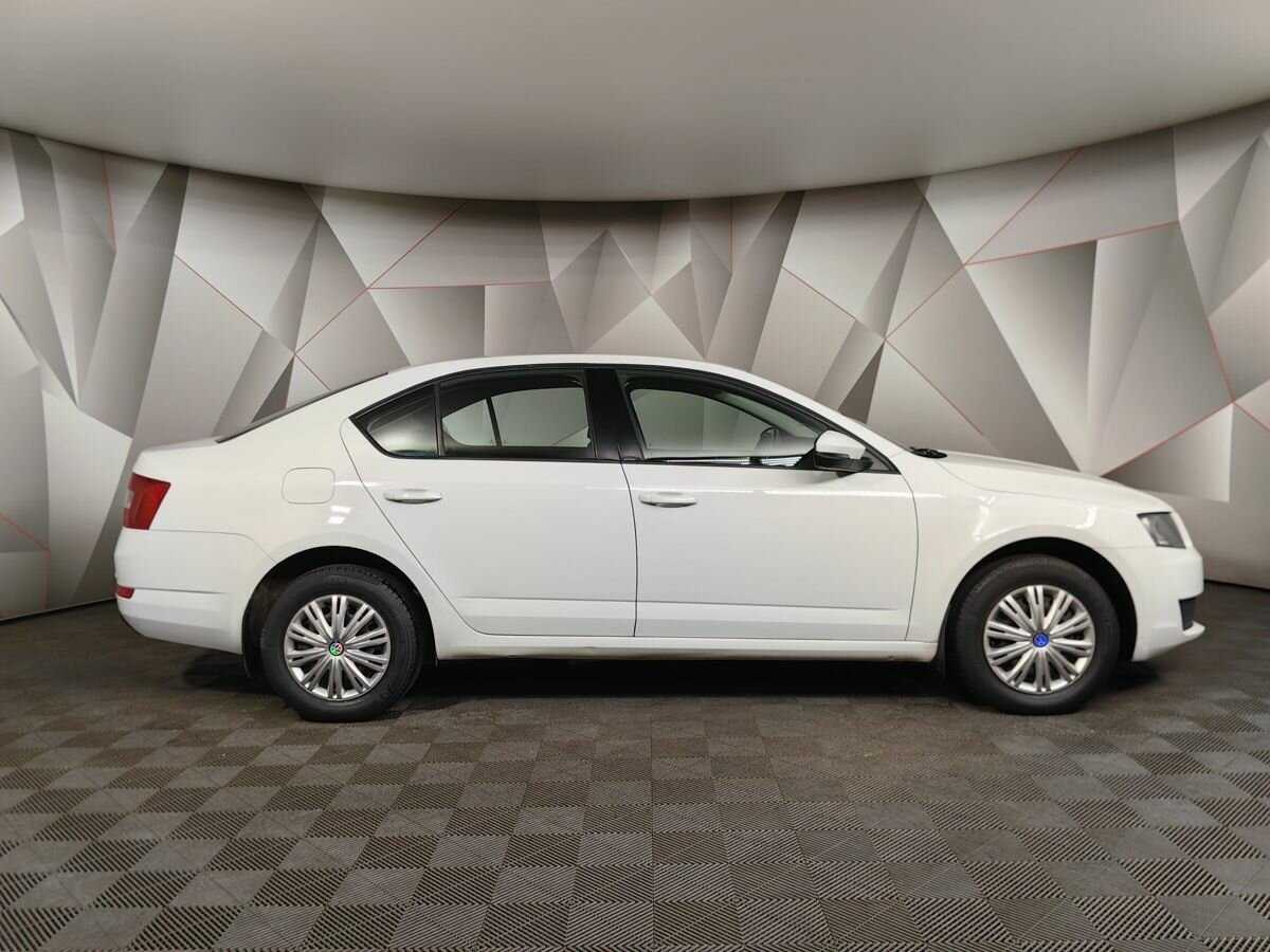 Skoda Octavia с пробегом — 2015 год. Фото: #5