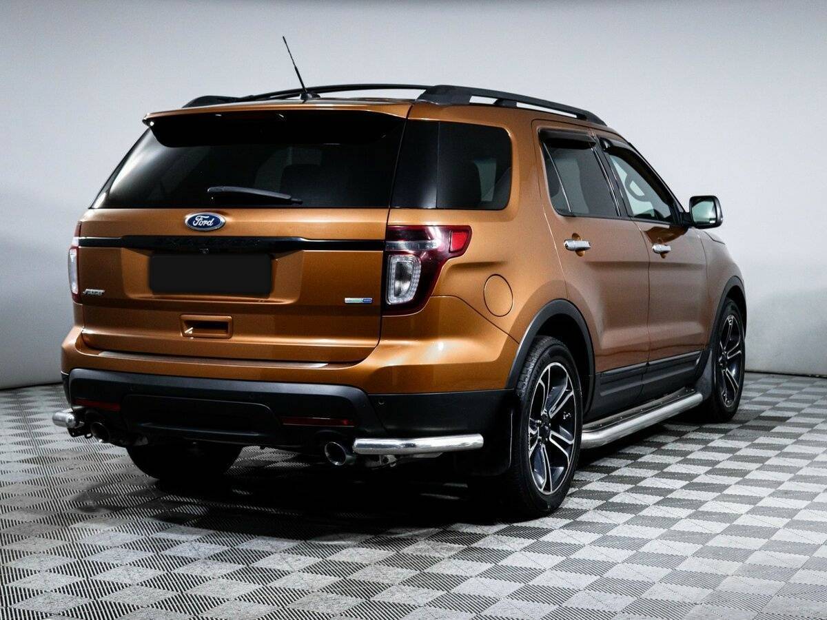 Ford Explorer с пробегом — 2013 год. Фото: #3