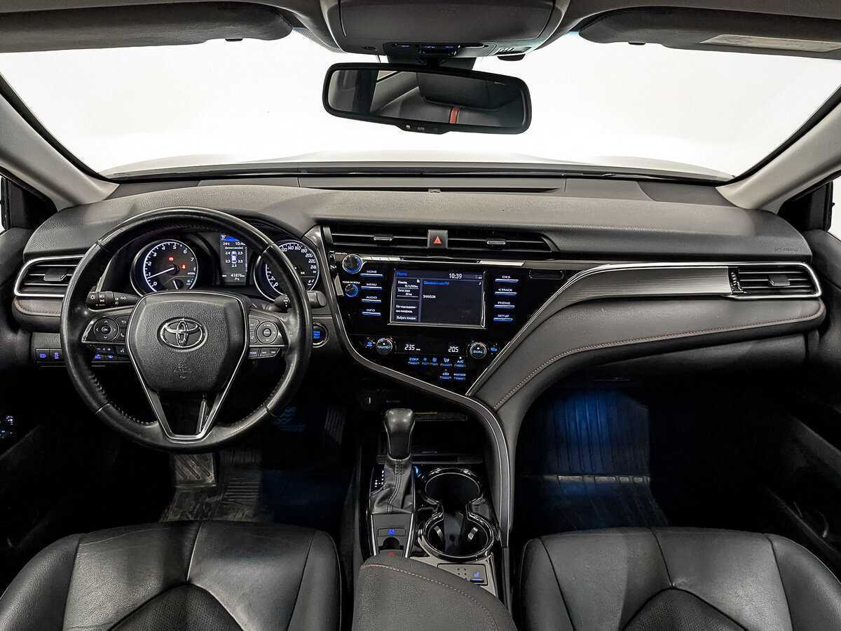 Toyota Camry с пробегом — 2020 год. Фото: #13