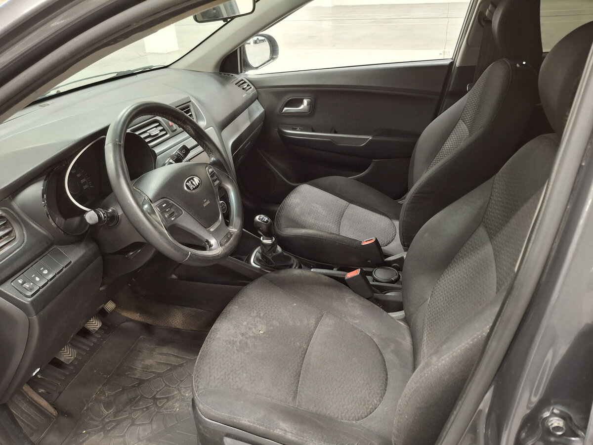 Kia Rio с пробегом — 2015 год. Фото: #15