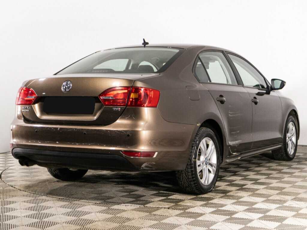 Volkswagen Jetta с пробегом — 2012 год. Фото: #4