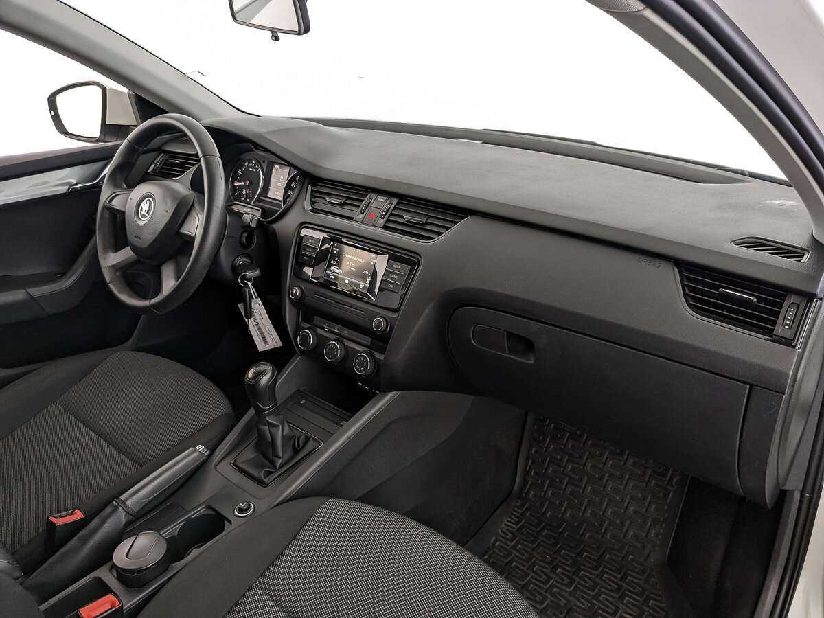 Skoda Octavia с пробегом — 2015 год. Фото: #8