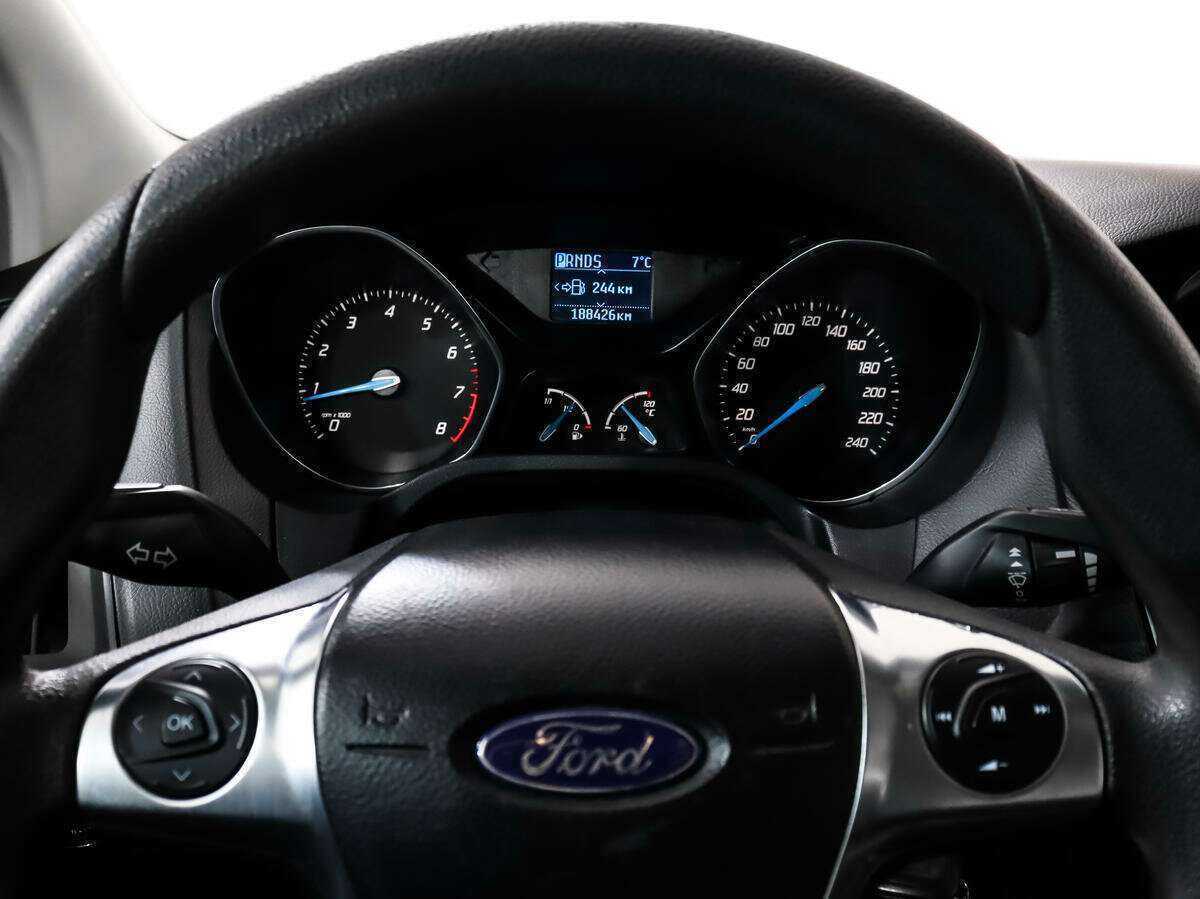 Ford Focus с пробегом — 2012 год. Фото: #12