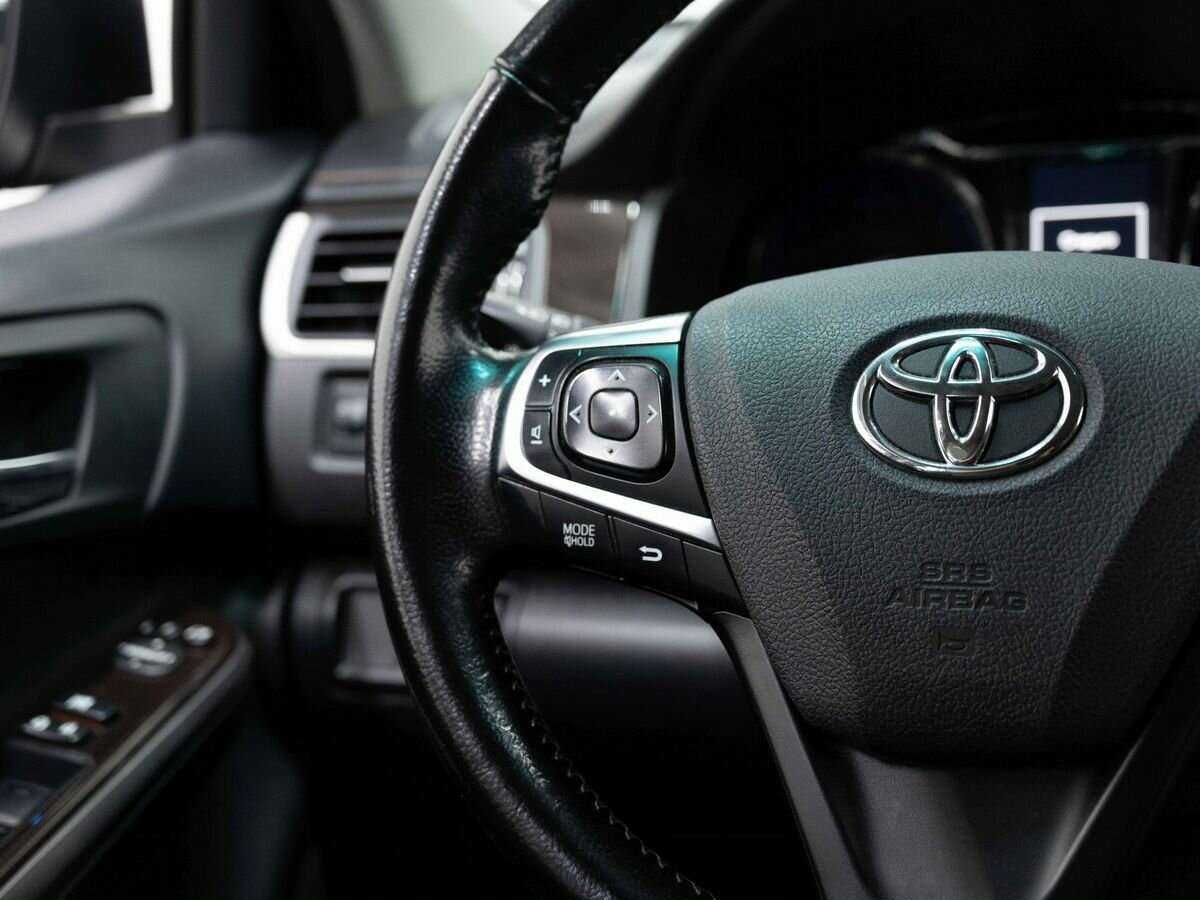 Toyota Camry с пробегом — 2018 год. Фото: #16