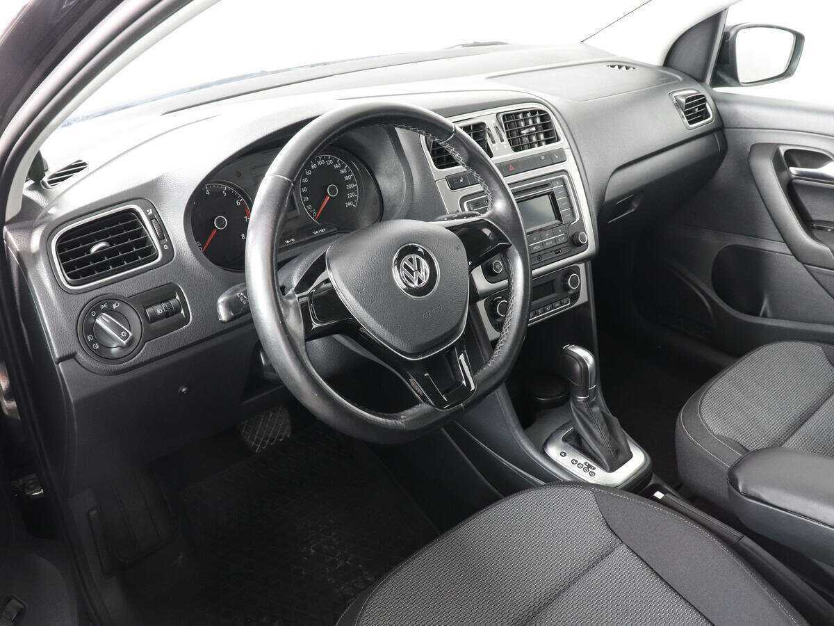 Volkswagen Polo с пробегом — 2017 год. Фото: #6