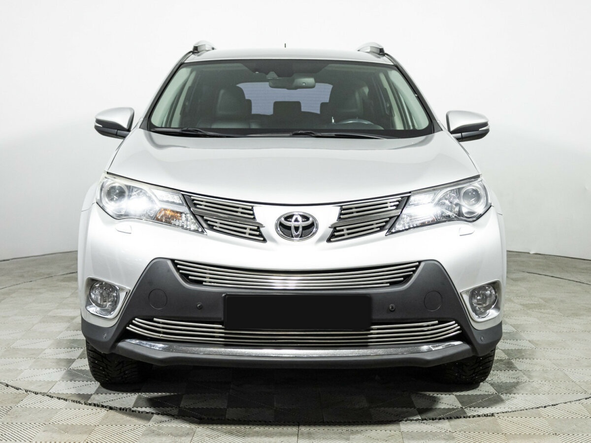 Toyota RAV4 с пробегом — 2014 год. Фото: #1