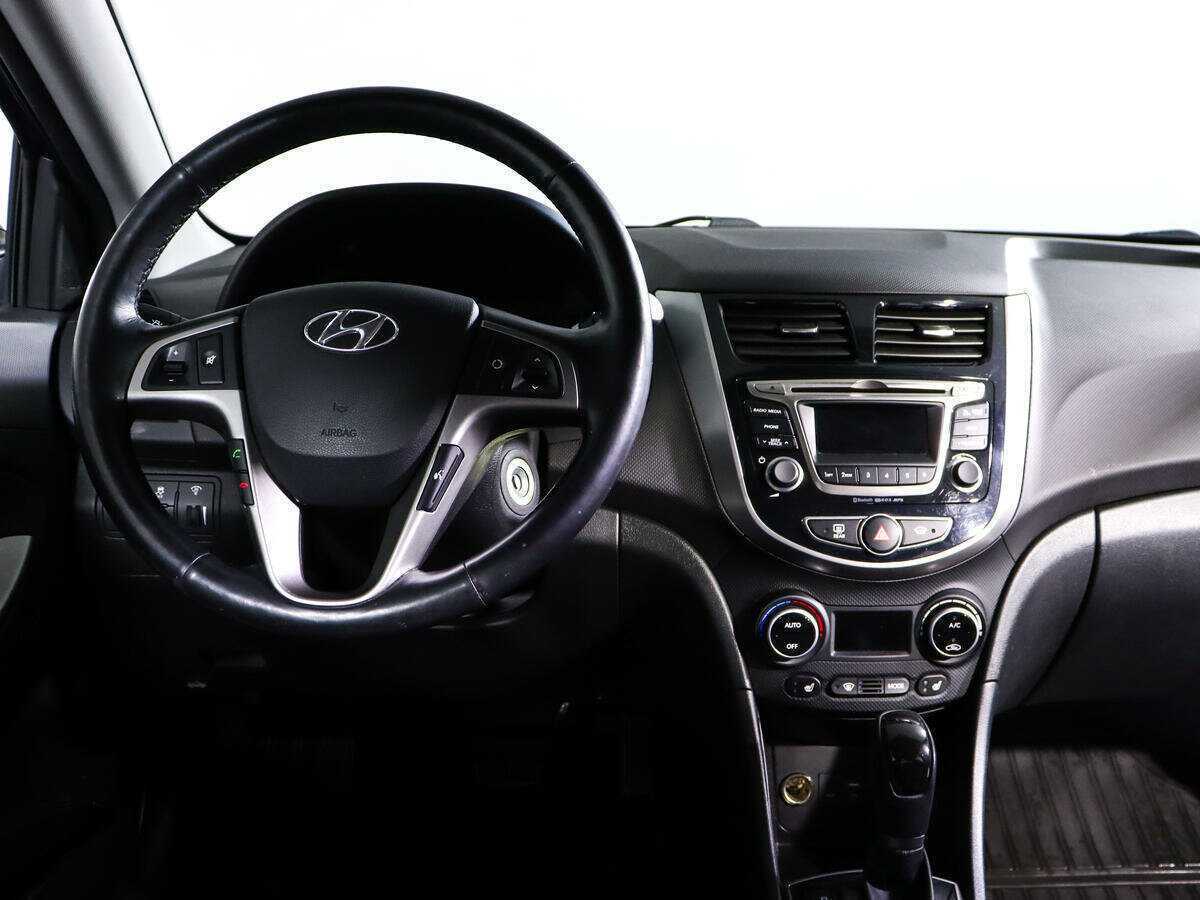 Hyundai Solaris с пробегом — 2016 год. Фото: #9