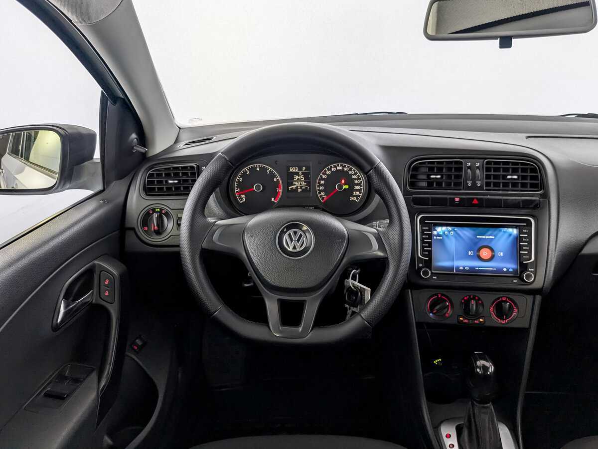 Volkswagen Polo с пробегом — 2020 год. Фото: #18