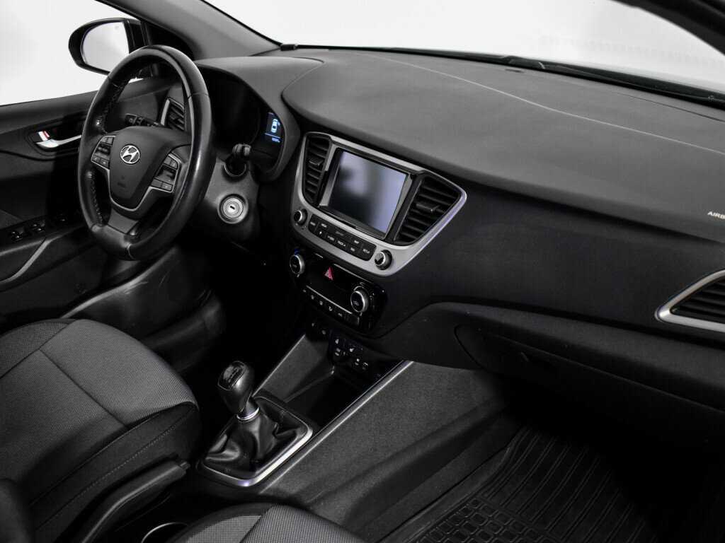 Hyundai Solaris с пробегом — 2017 год. Фото: #11