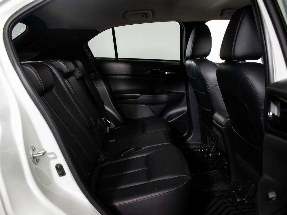 Mitsubishi Eclipse Cross с пробегом — 2019 год. Фото: #9