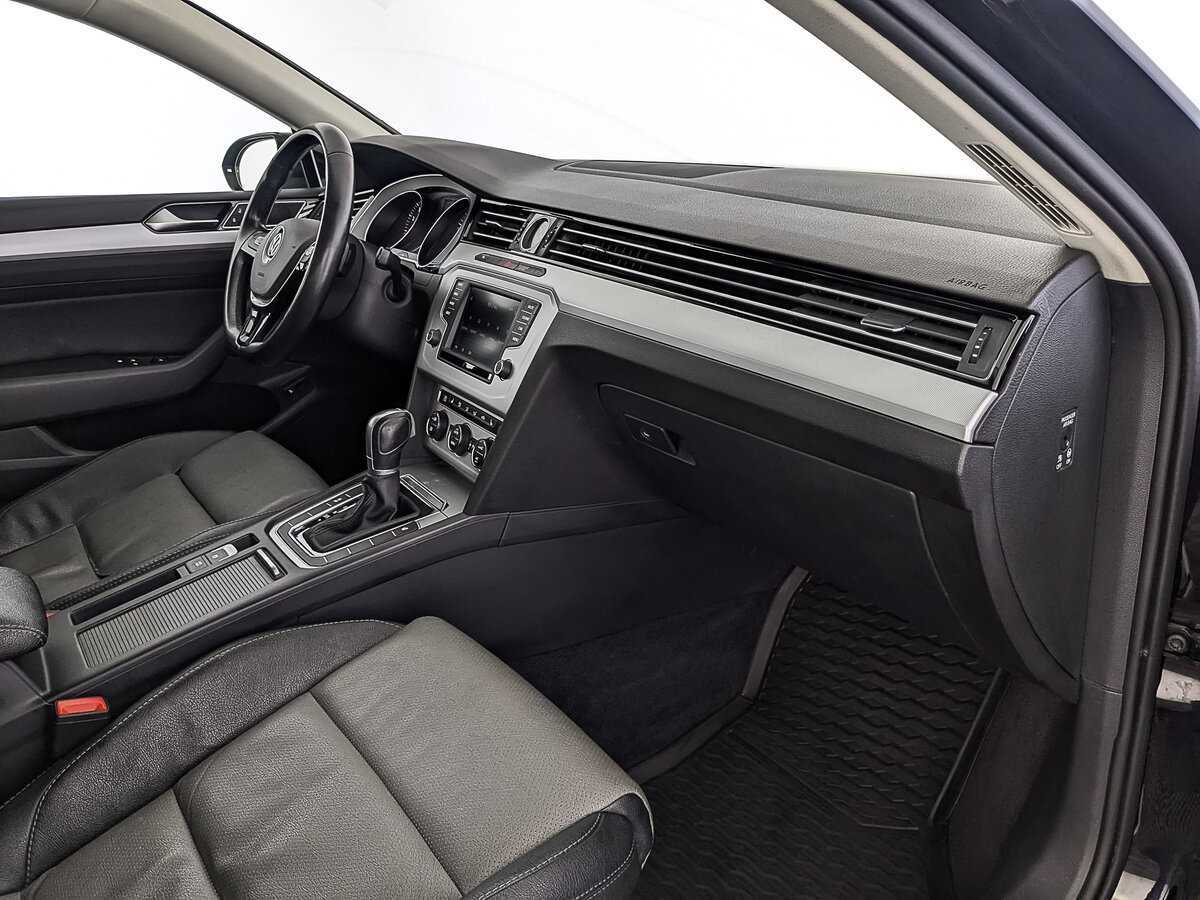 Volkswagen Passat с пробегом — 2016 год. Фото: #10