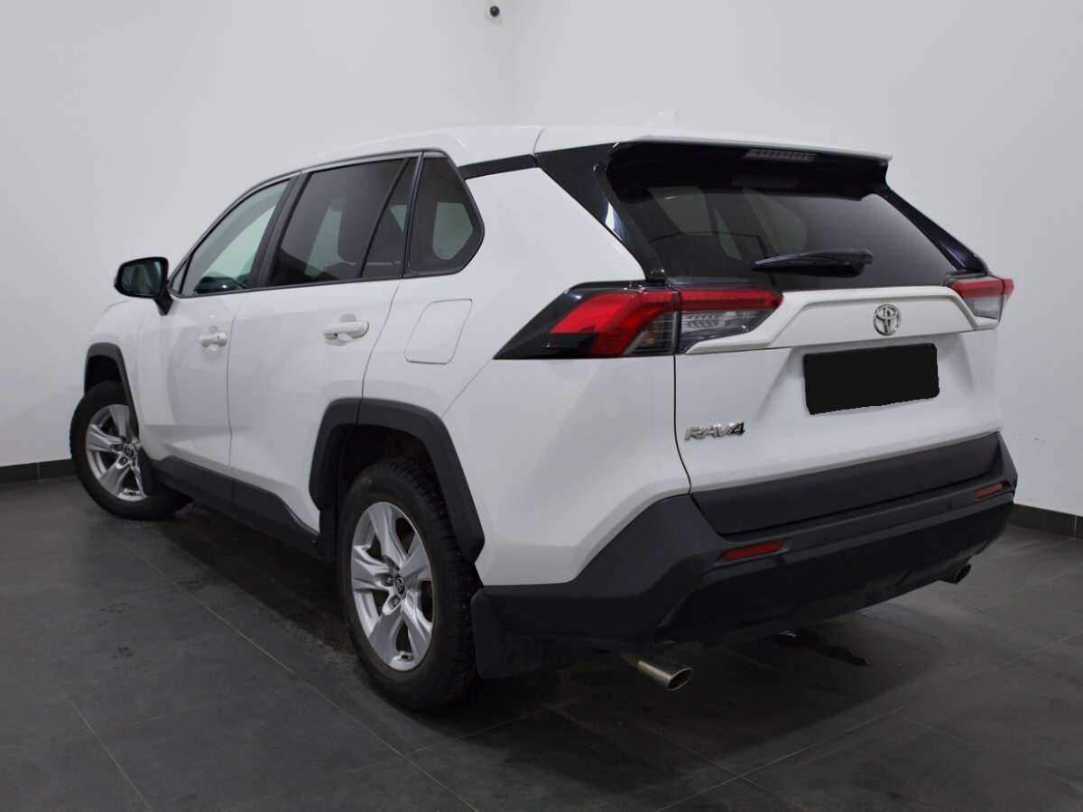Toyota RAV4 с пробегом — 2020 год. Фото: #2