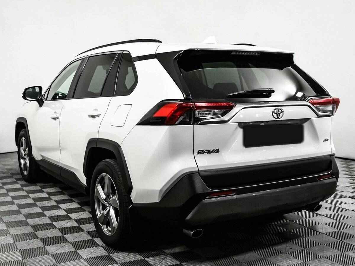 Toyota RAV4 с пробегом — 2021 год. Фото: #7