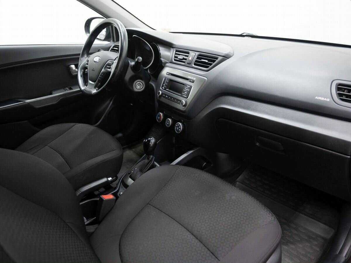 Kia Rio с пробегом — 2017 год. Фото: #10