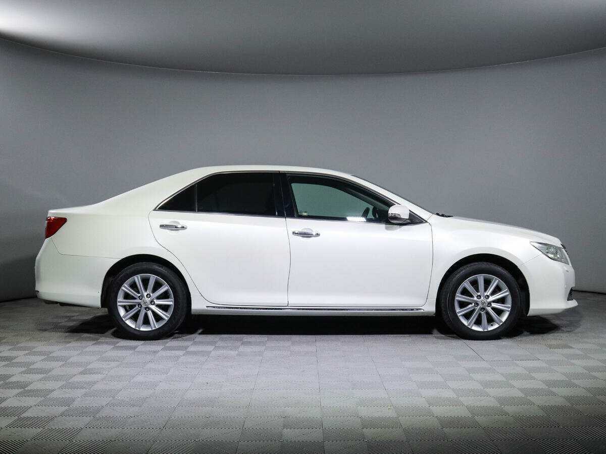 Toyota Camry с пробегом — 2014 год. Фото: #3