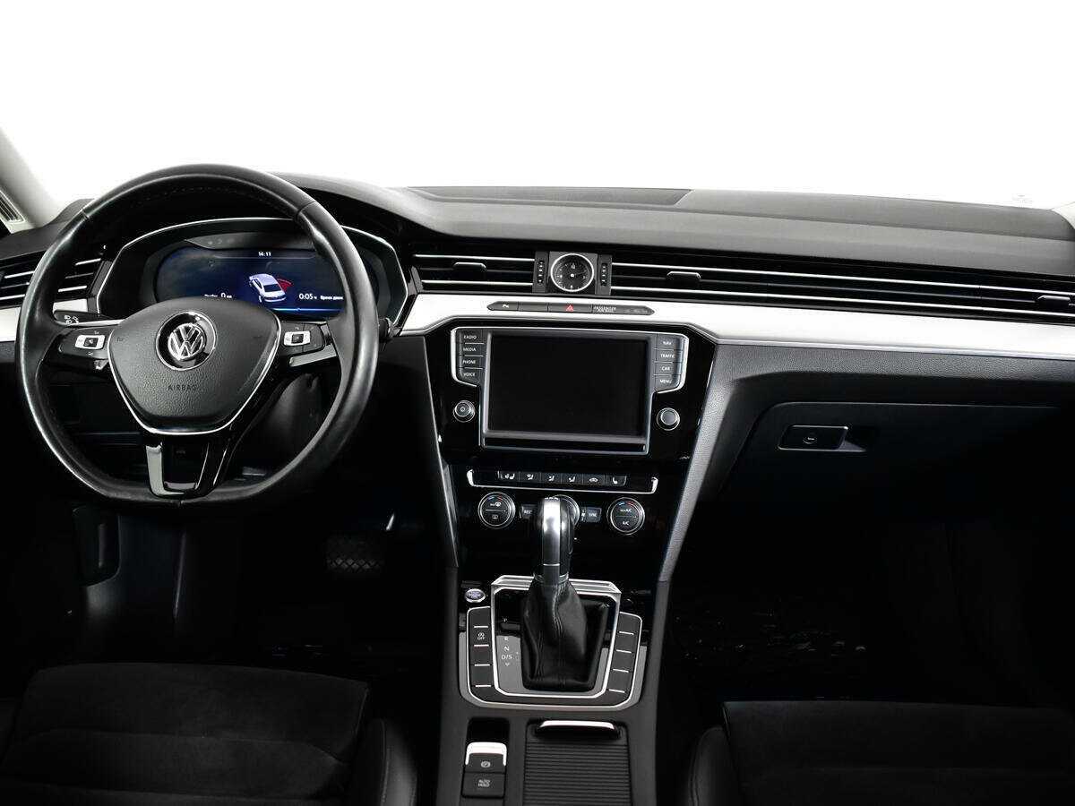 Volkswagen Passat с пробегом — 2016 год. Фото: #11