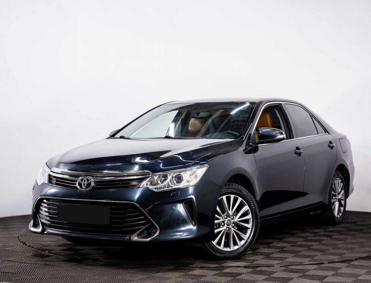 Toyota Camry с пробегом — 2015 год. Фото: #0