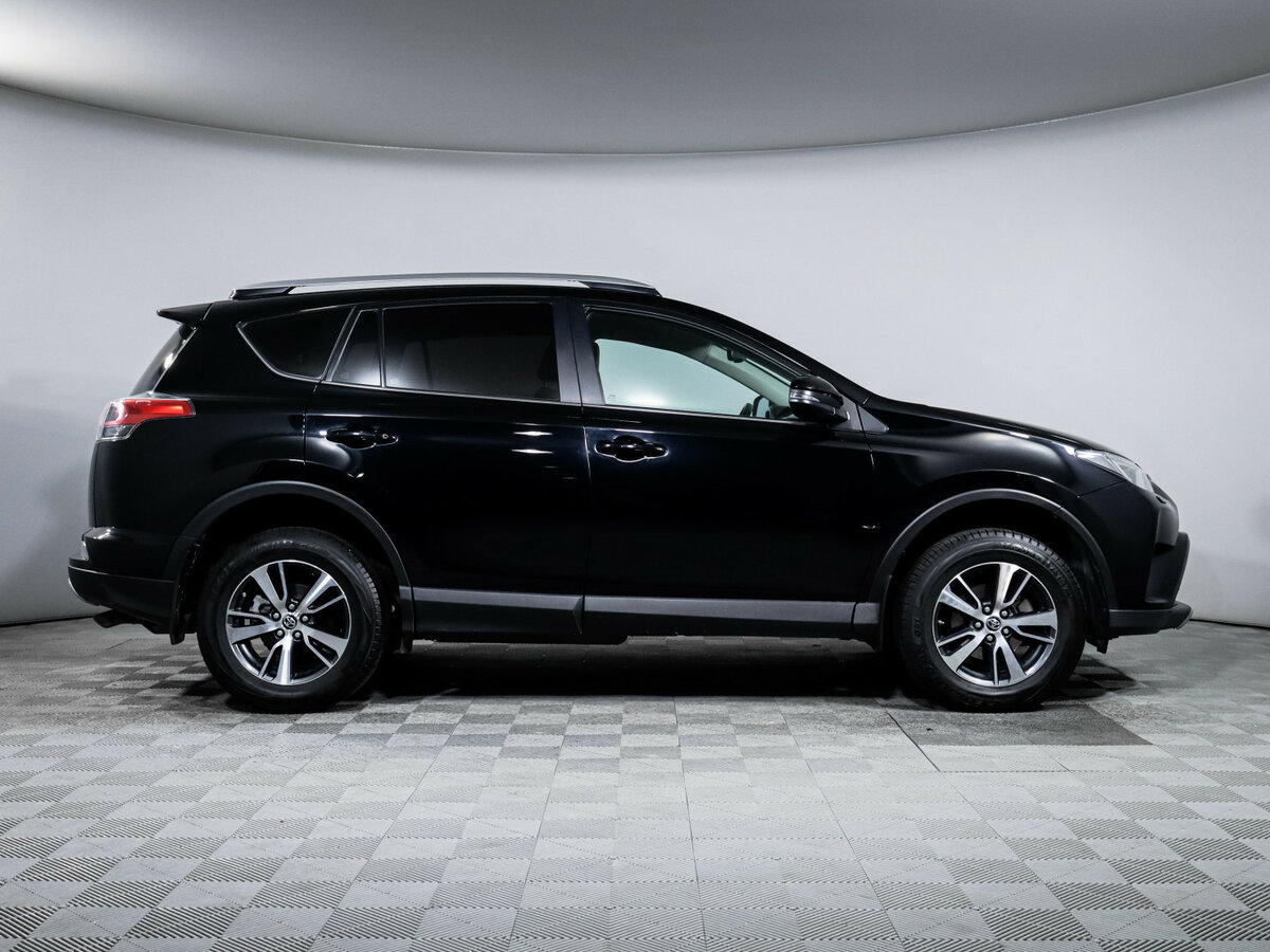 Toyota RAV4 с пробегом — 2019 год. Фото: #3