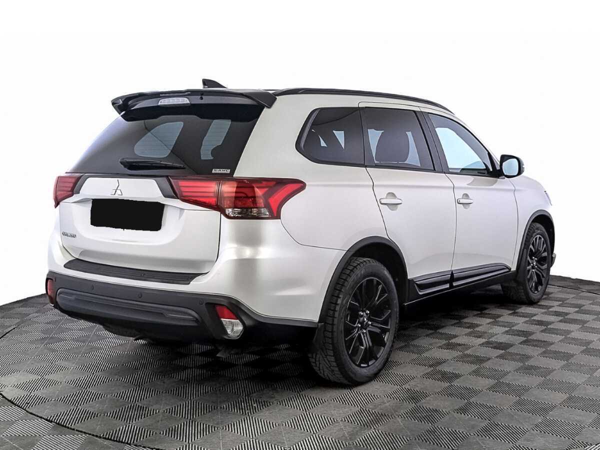 Mitsubishi Outlander с пробегом — 2022 год. Фото: #4