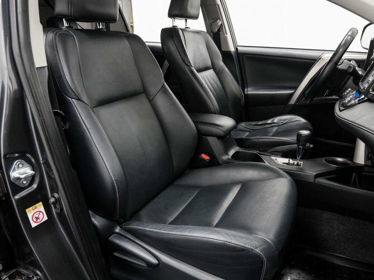 Toyota RAV4 с пробегом — 2013 год. Фото: #8