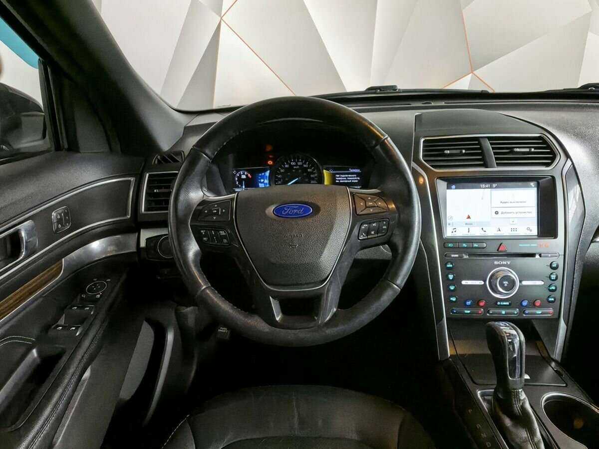Ford Explorer с пробегом — 2017 год. Фото: #13