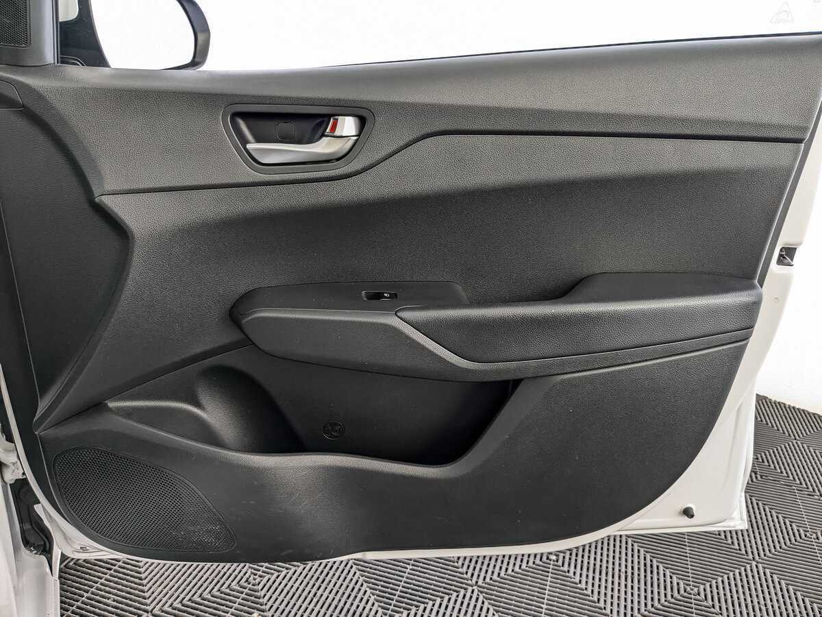 Hyundai Solaris с пробегом — 2021 год. Фото: #19