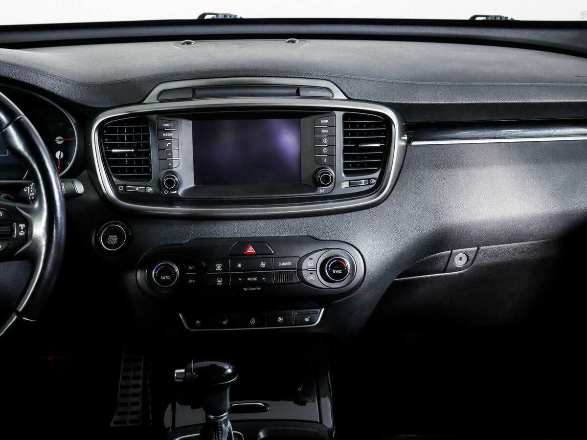 Kia Sorento с пробегом — 2015 год. Фото: #9