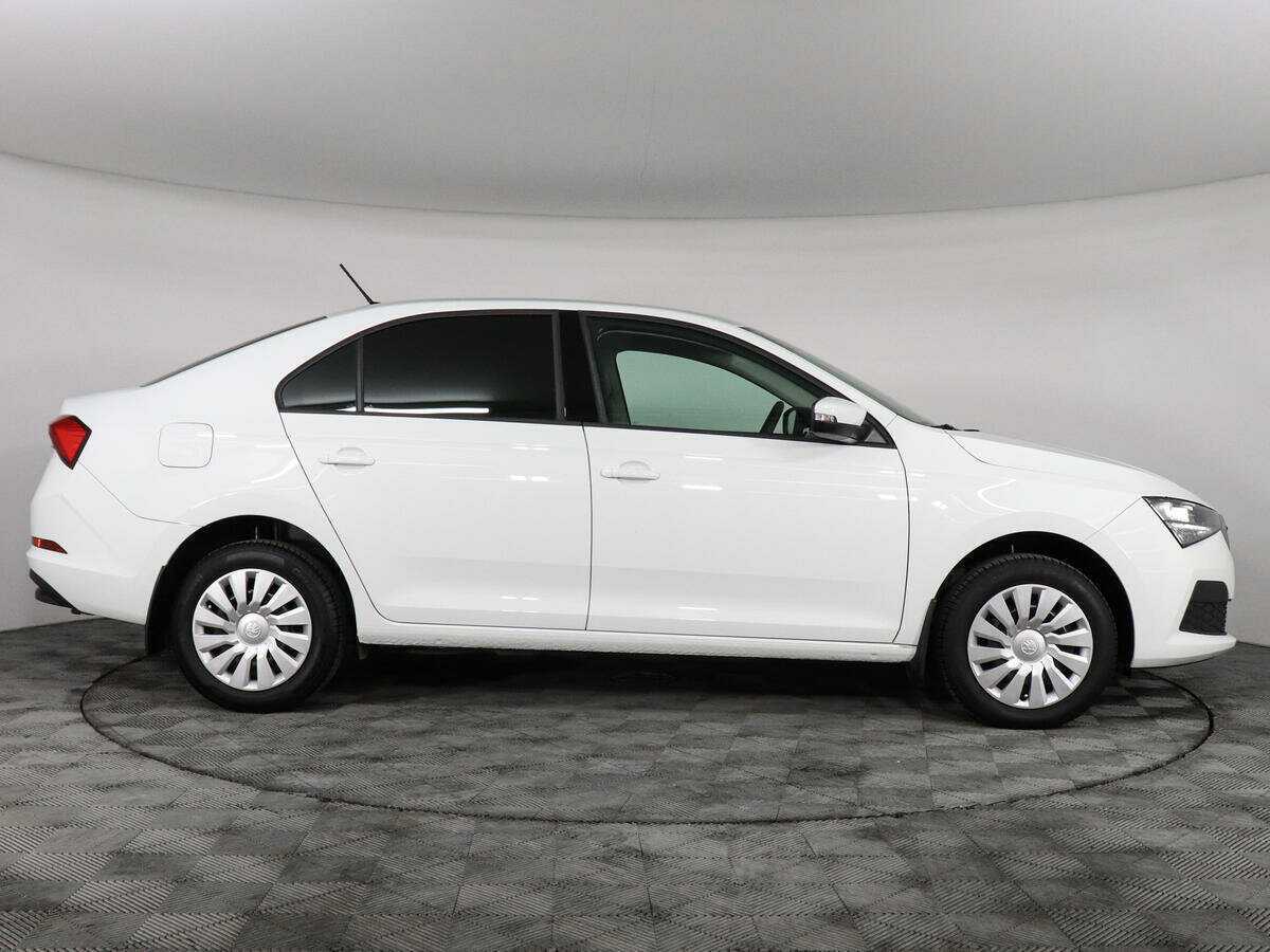 Skoda Rapid с пробегом — 2021 год. Фото: #3