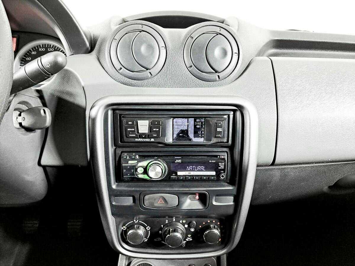Renault Duster с пробегом — 2012 год. Фото: #12