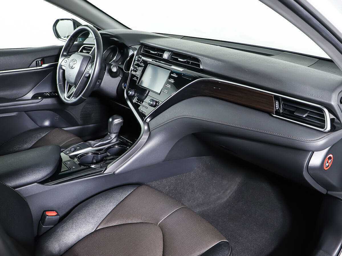 Toyota Camry с пробегом — 2020 год. Фото: #8