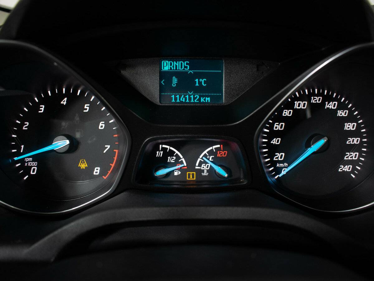 Ford Kuga с пробегом — 2015 год. Фото: #11