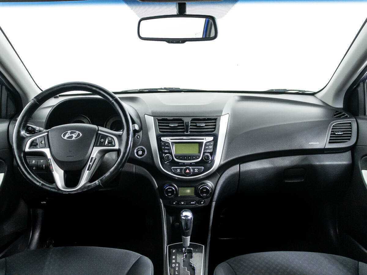Hyundai Solaris с пробегом — 2013 год. Фото: #12