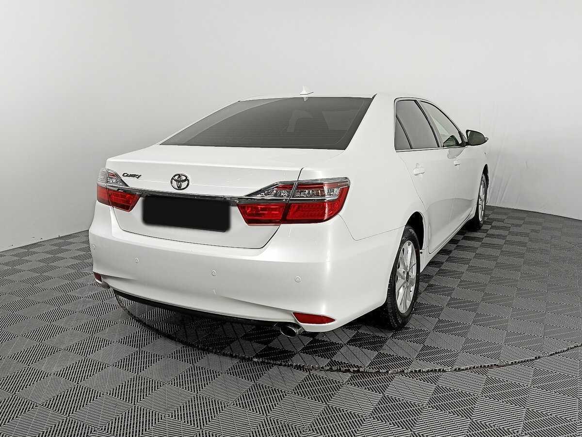 Toyota Camry с пробегом — 2017 год. Фото: #4