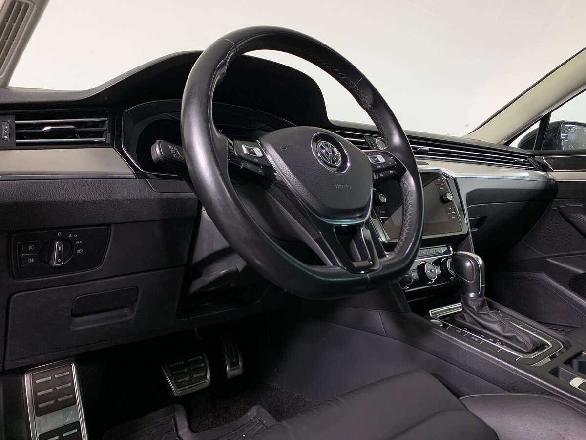 Volkswagen Passat с пробегом — 2019 год. Фото: #8