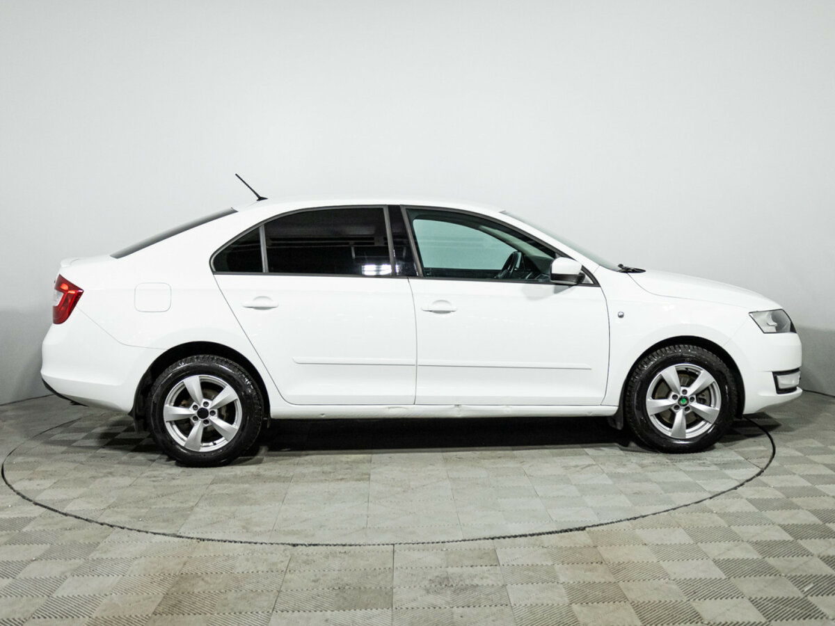 Skoda Rapid с пробегом — 2016 год. Фото: #3