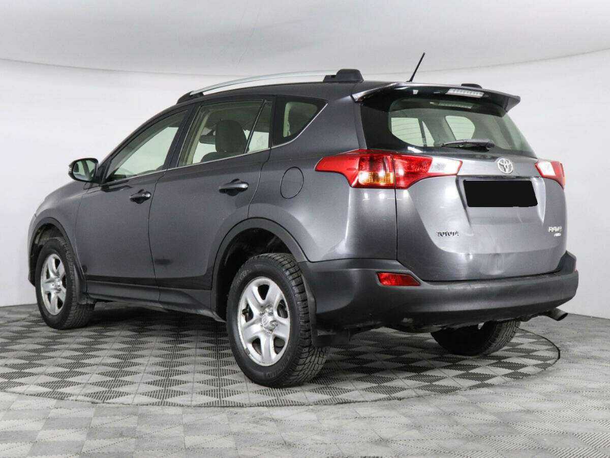 Toyota RAV4 с пробегом — 2014 год. Фото: #6