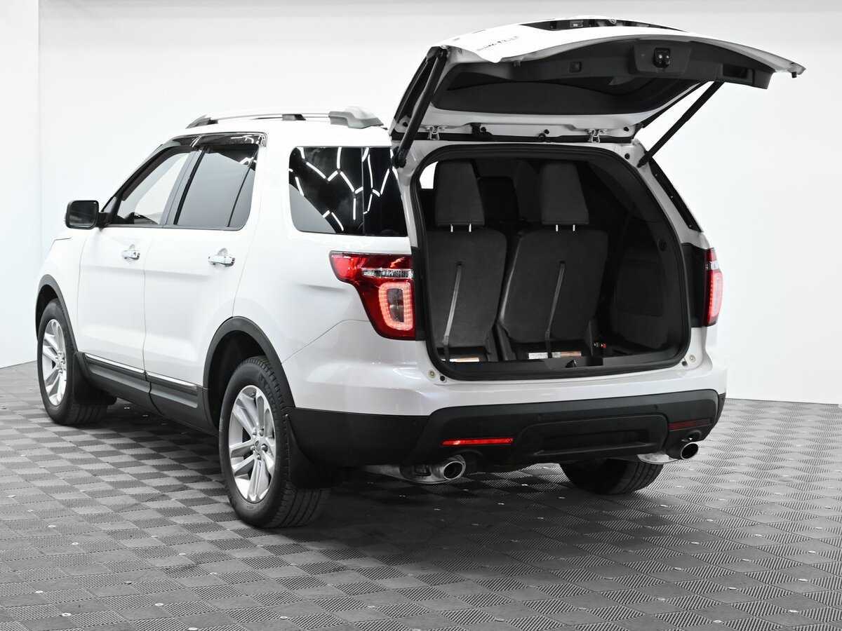 Ford Explorer с пробегом — 2012 год. Фото: #4