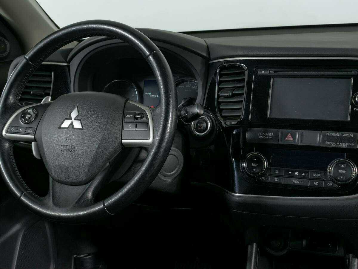 Mitsubishi Outlander с пробегом — 2013 год. Фото: #9
