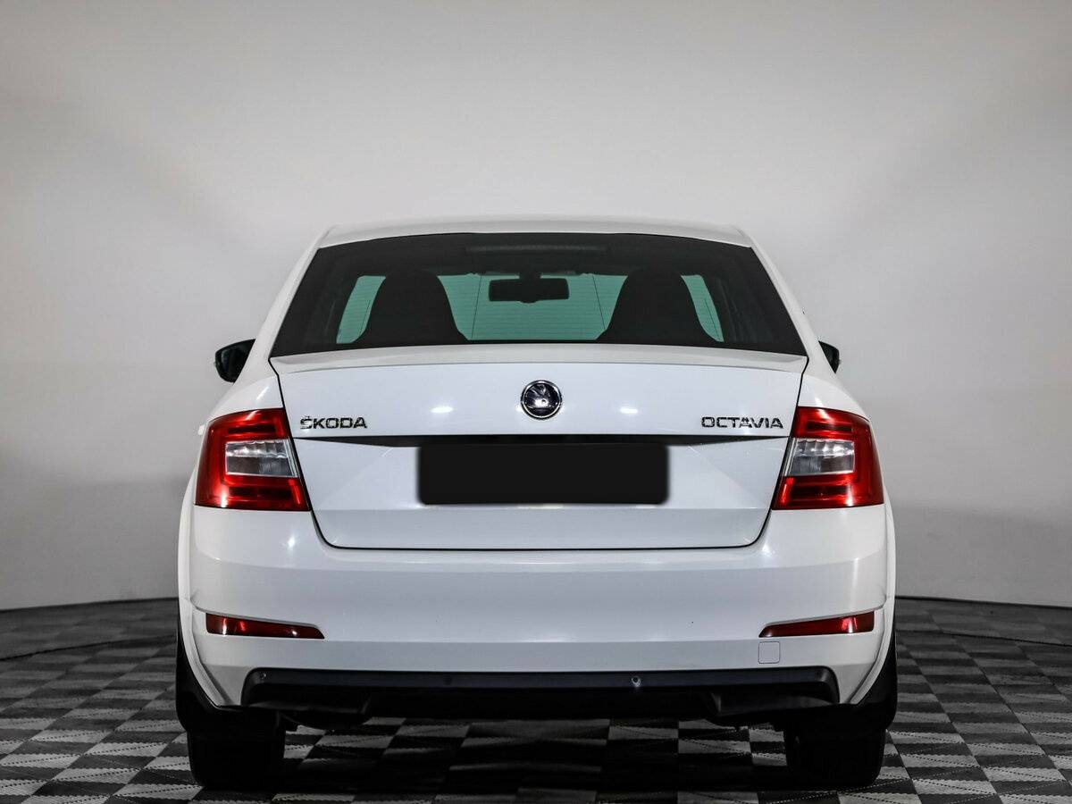 Skoda Octavia с пробегом — 2015 год. Фото: #4
