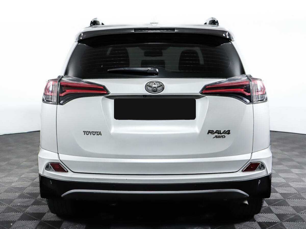 Toyota RAV4 с пробегом — 2018 год. Фото: #5